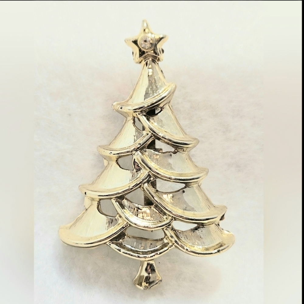 Gold-Tone Shiny Christmas Tree Brooch With Rhinestone Star Top